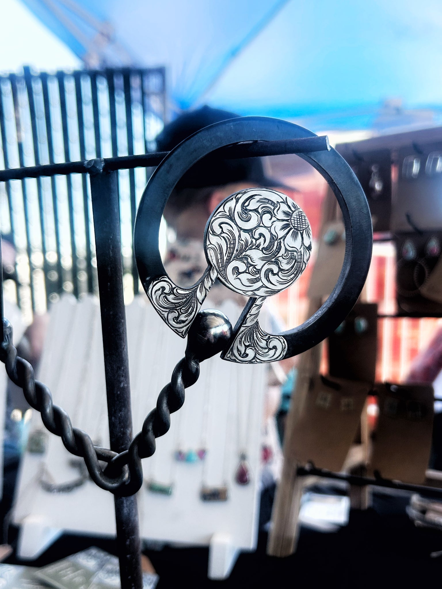 Twisted ring snaffle