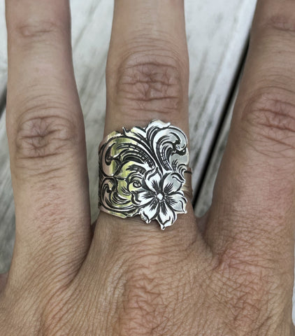 Adjustable silver ring