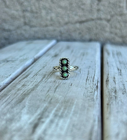 Triple stone ring