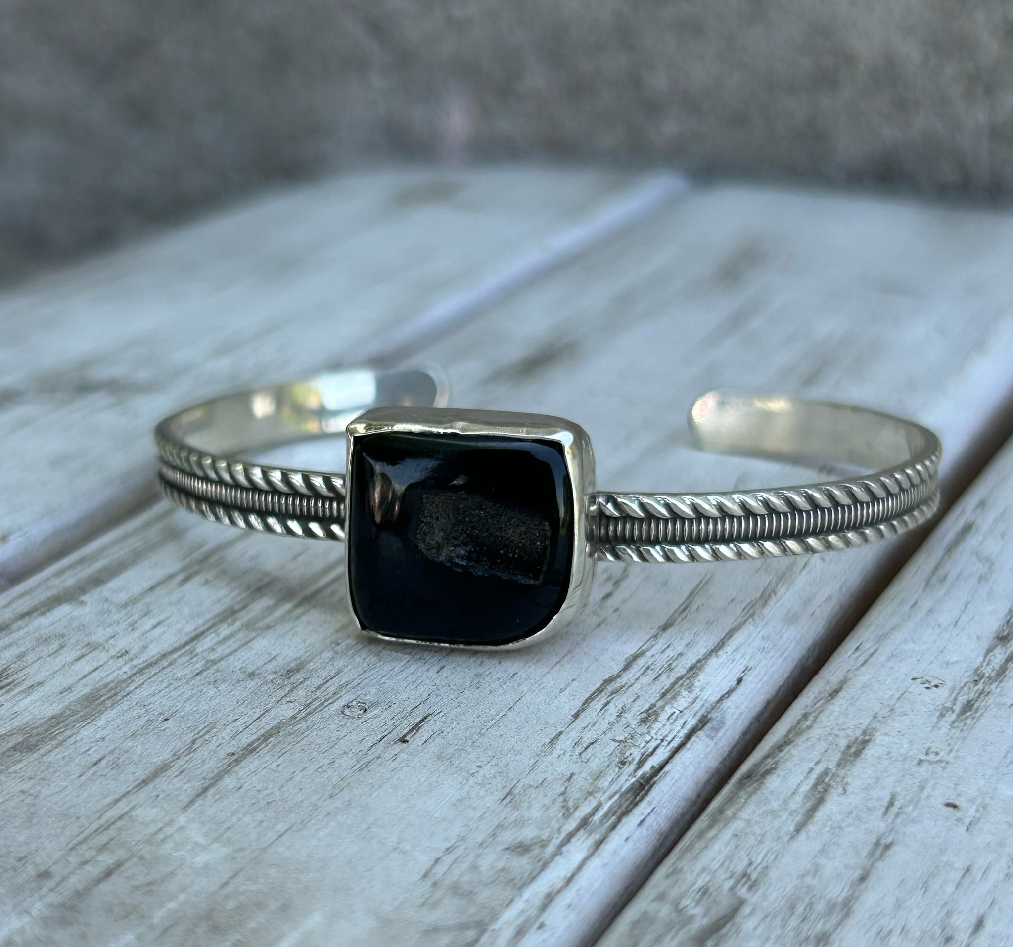 Black drewsey cuff