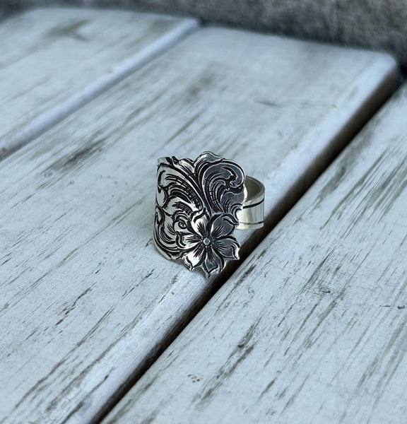Adjustable silver ring