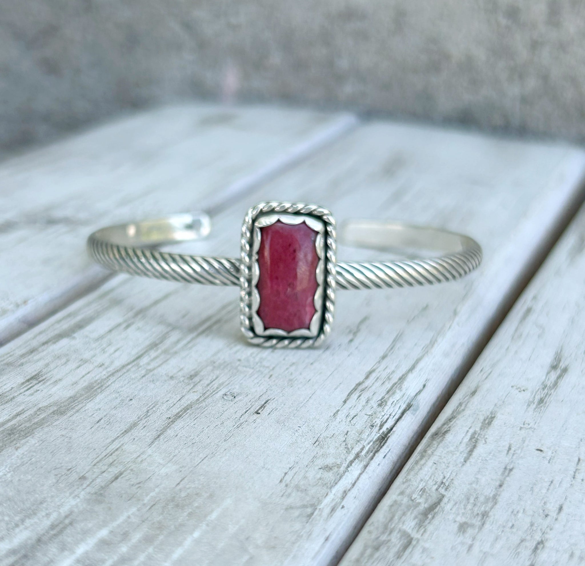 Red spiny oyster cuff
