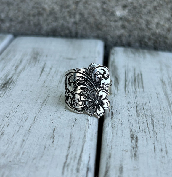 Adjustable silver ring