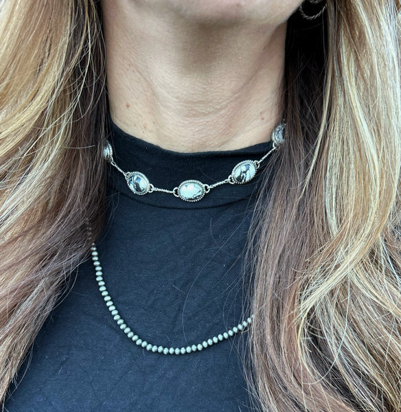 White buffalo choker