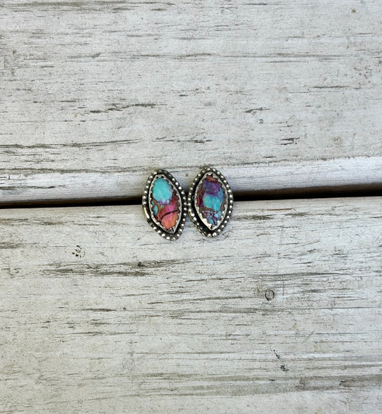 Spiny oyster earrings