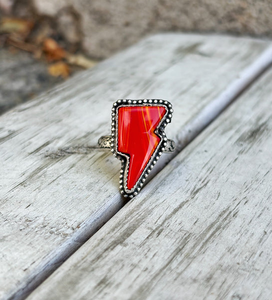 Lightening bolt ring