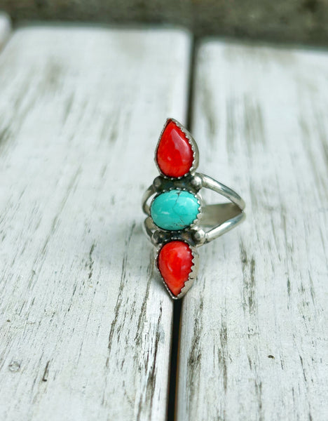 Spiny oyster and turquoise ring