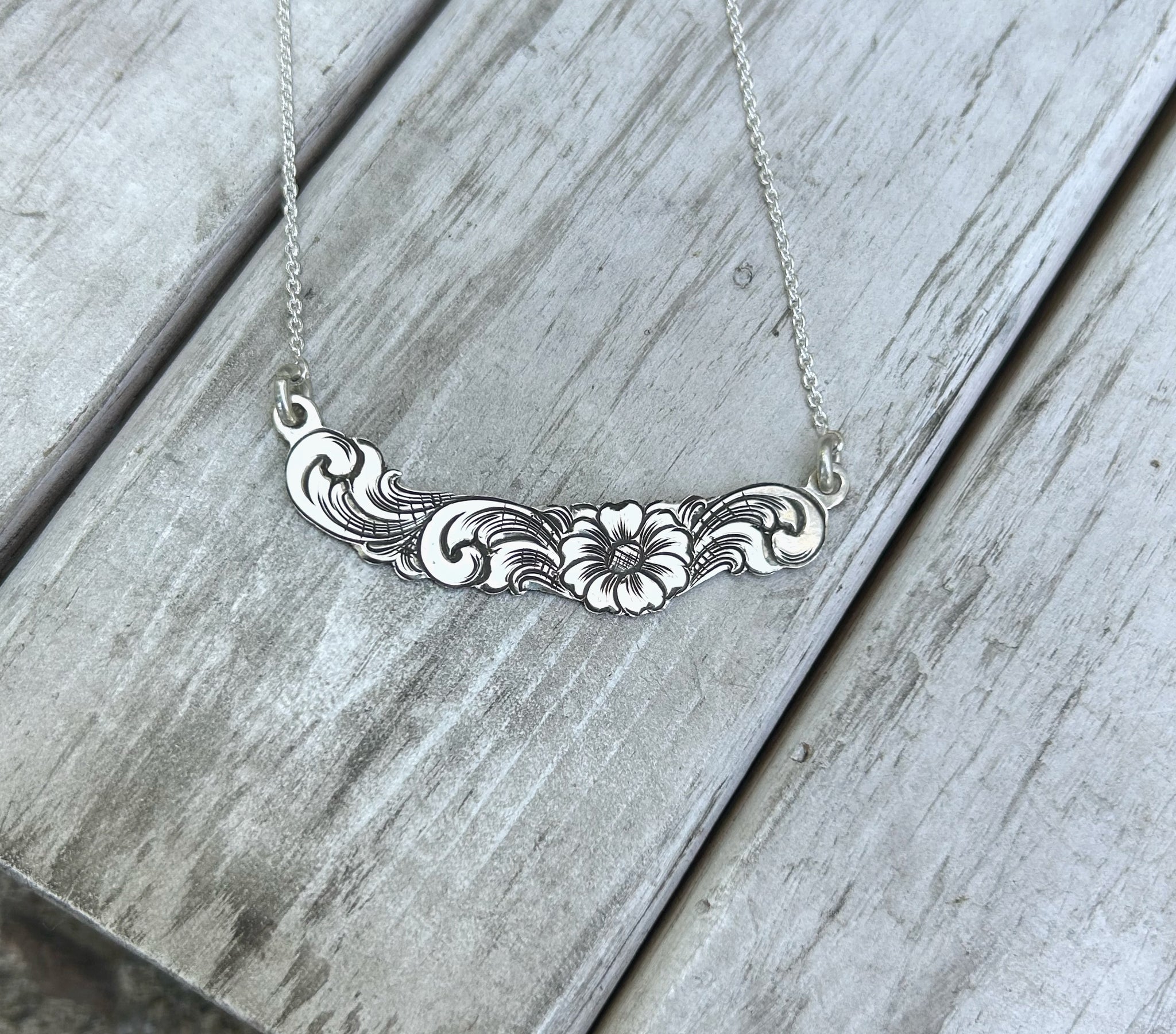 Engraved bar necklace