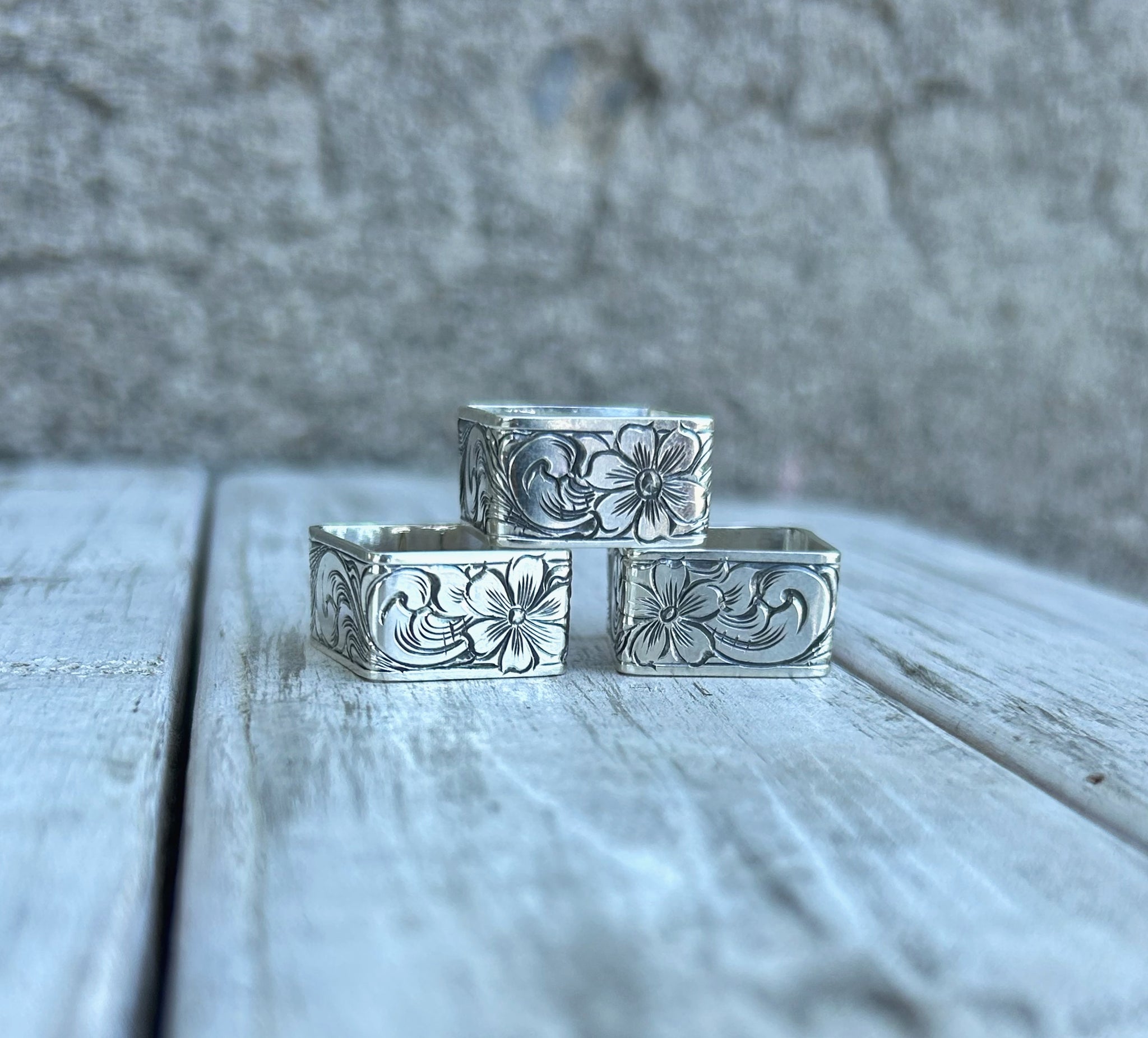 Square engraved ring