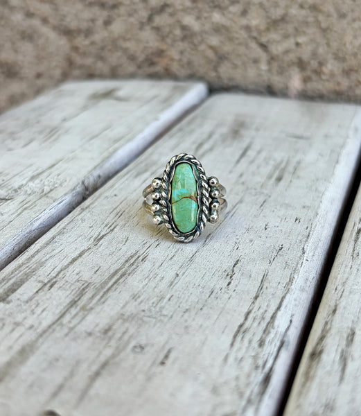 Small turquoise and dot ring